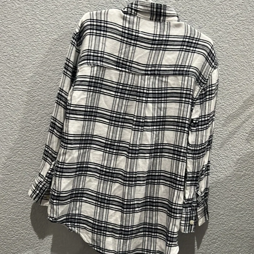 Old‎ navy boyfriend button down shirt size 6/7 - Picture 3 of 3